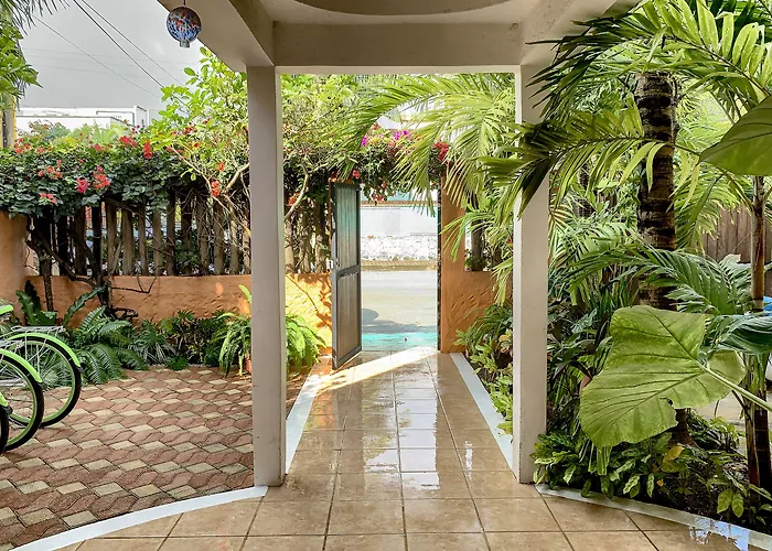 Casa de férias Casa Mulder - Steps To Private Pool Ocean-view Roof